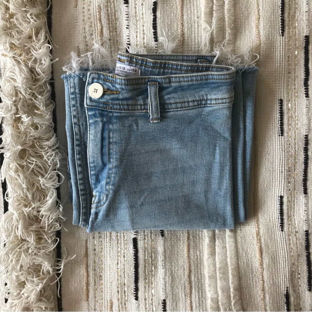Zara jeans, slightly used, size M in girls